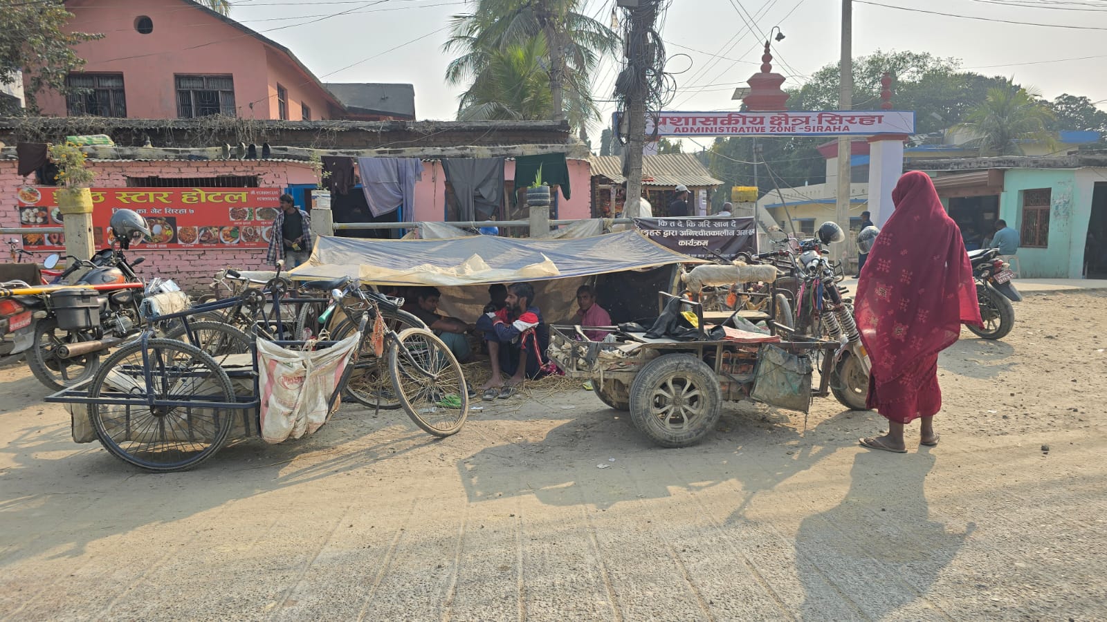 रोजगारी देउ वा गरिखान देउ भन्दै सिरहामा १३ दिनदेखि धर्ना