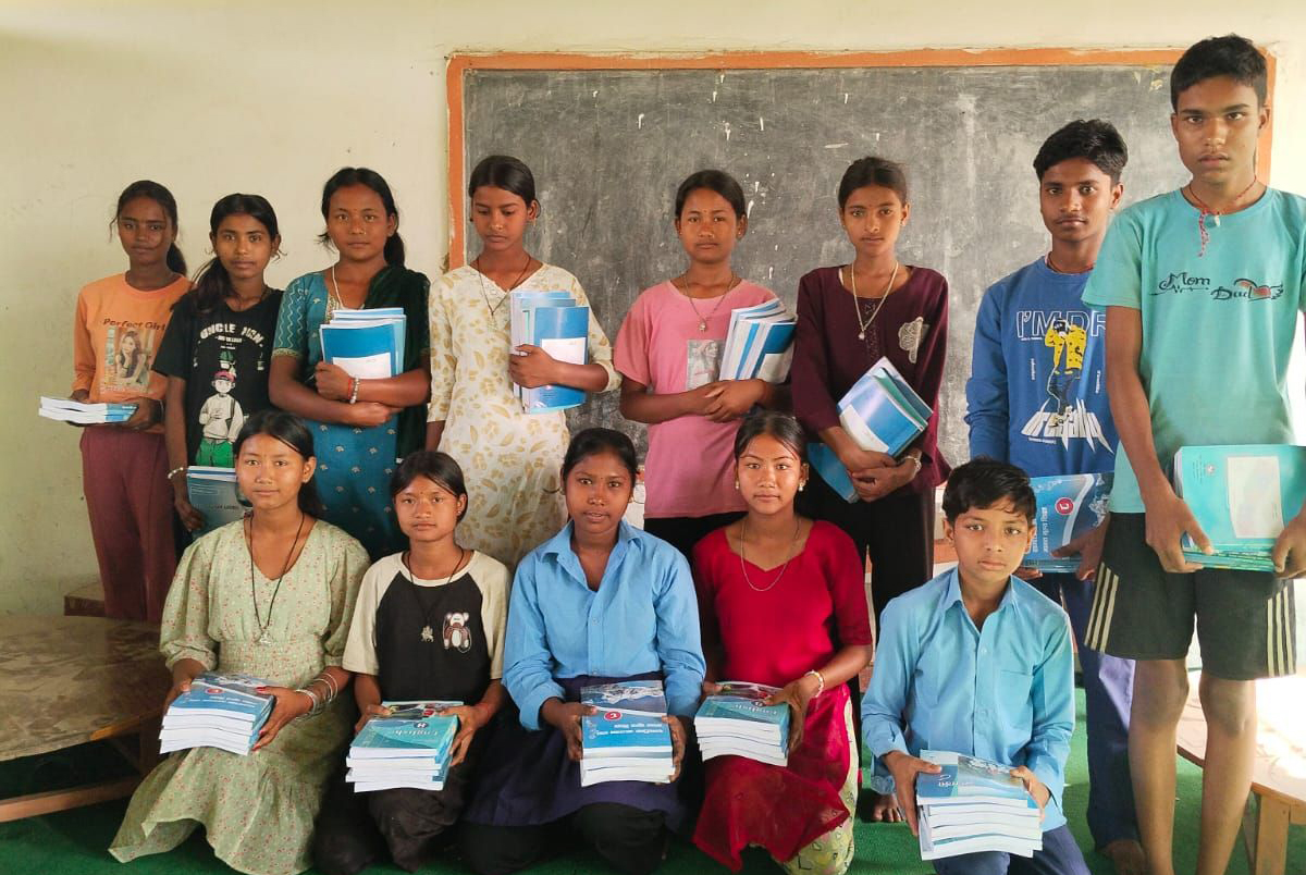 करैयामाई–५ स्थित तेतरिया आधारभूत विद्यालयमा पाठ्यपुस्तक वितरण शुरु